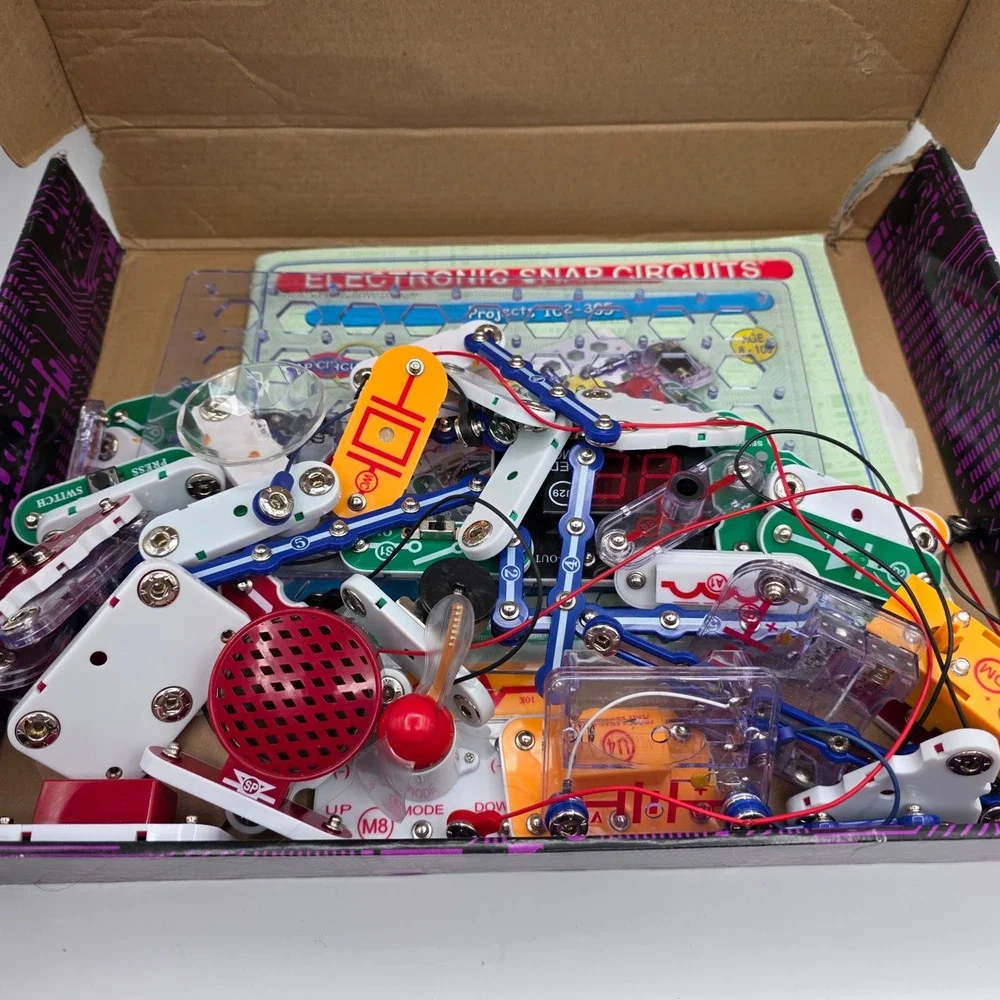 Elenco Snap Circuits Arcade Electronics Discovery Kit + Extra Pieces SCA-200